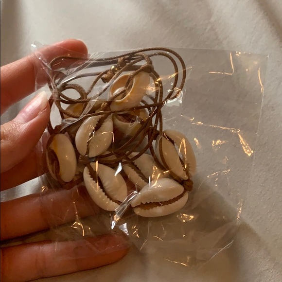 Shell necklaces - Picture 4 of 6